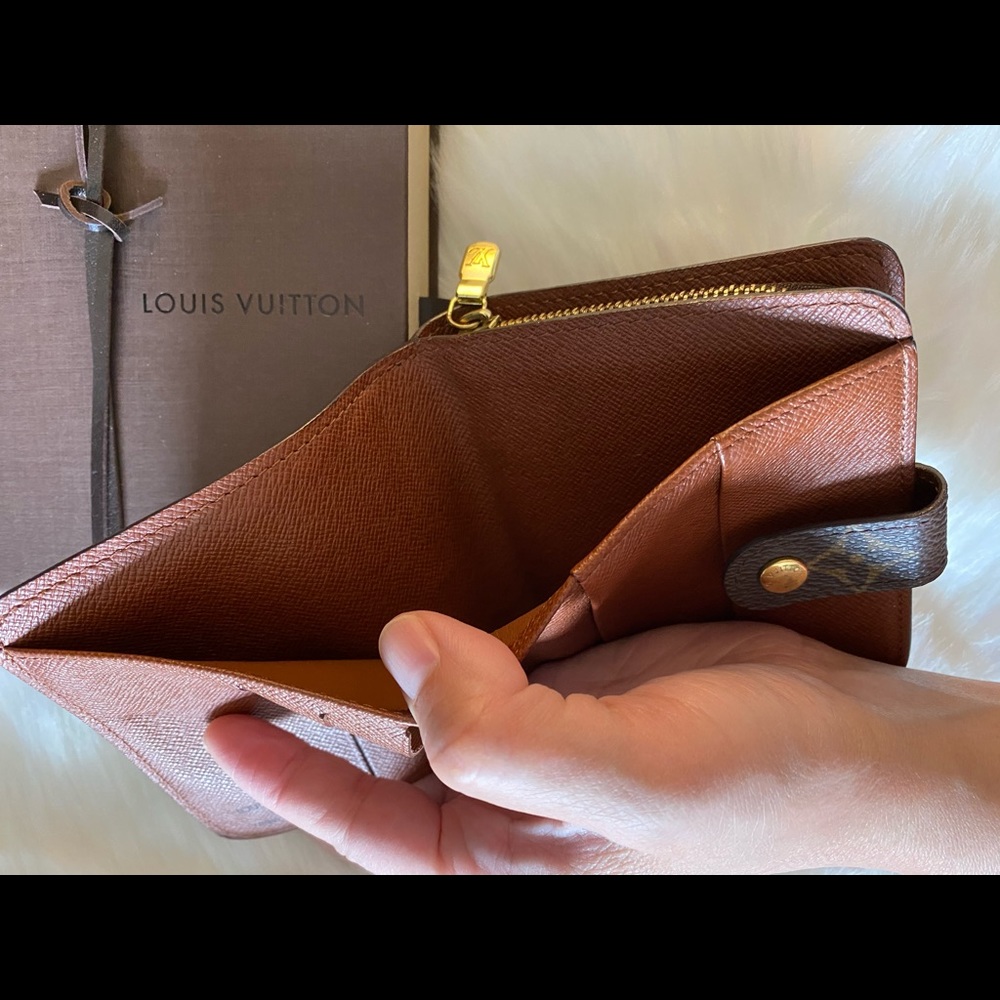 🛑SOLD🛑 Authentic Louis Vuitton Compact Wallet - Picture 12 of 12